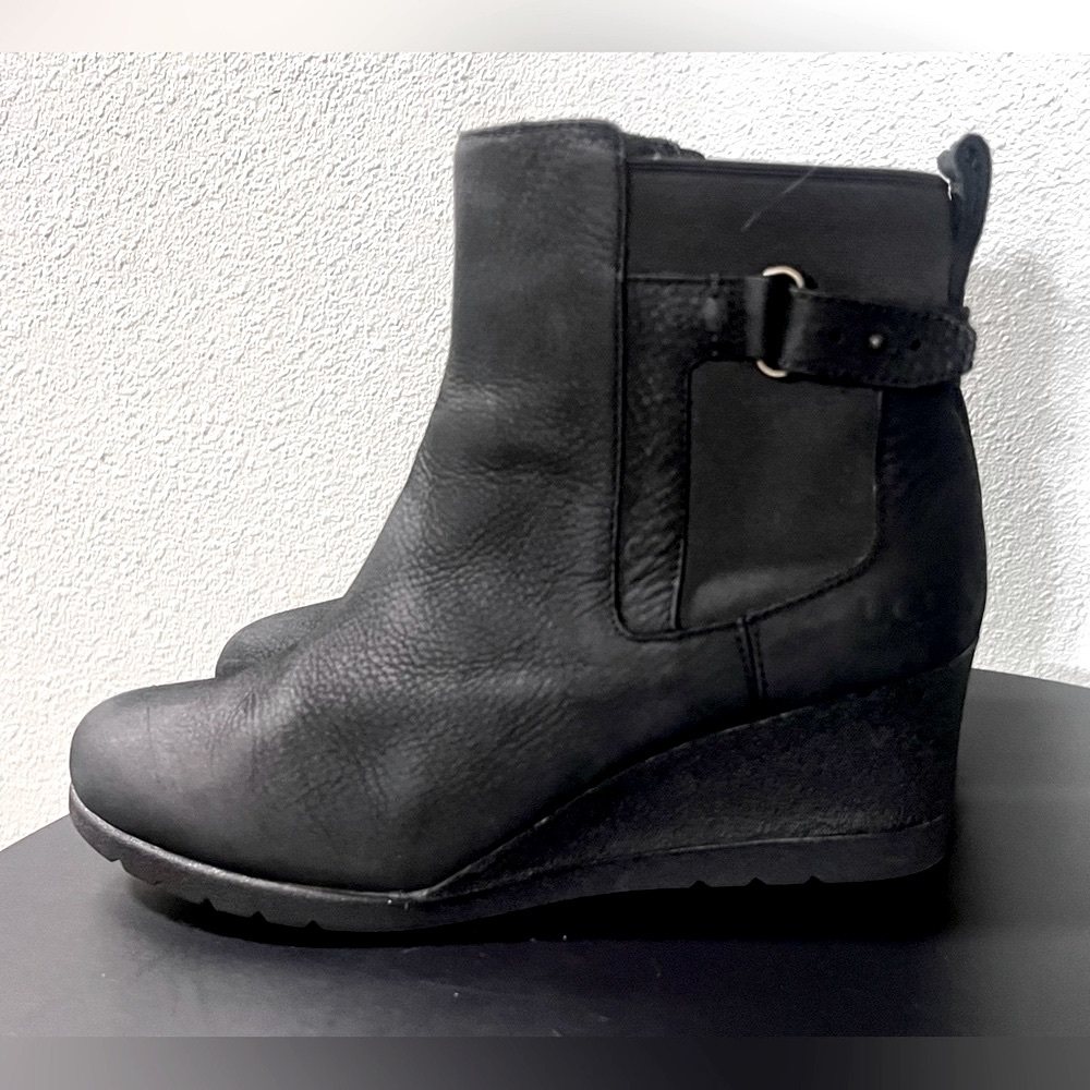 LIKE NEW UGG AUS Women's Indra Wedge Booties Winter Suede Leather Boots - Picture 2 of 11